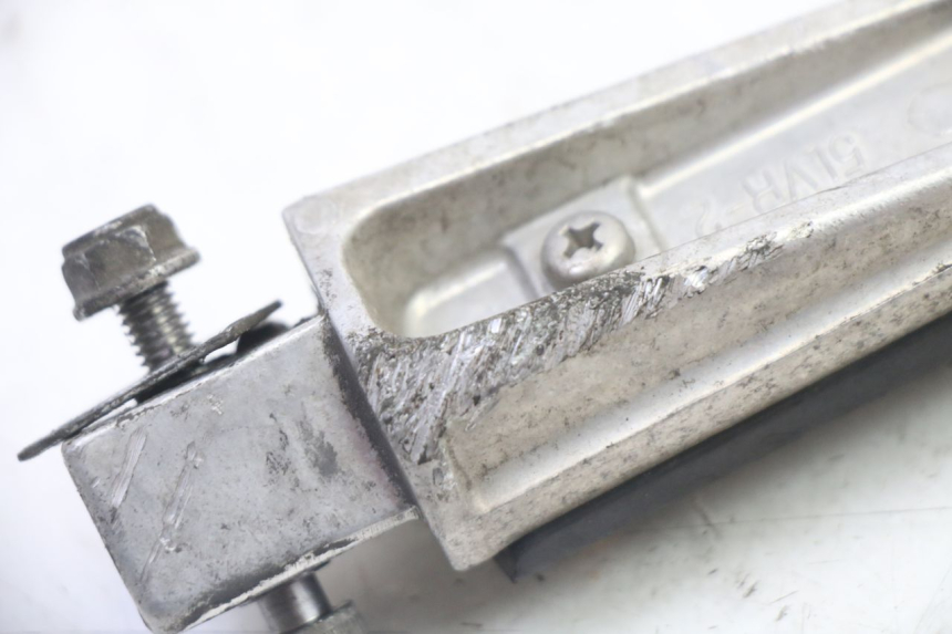 photo de ACHTERSTE RECHTER VOETSTEUN YAMAHA FZ6 FAZER S2 600 (2007 - 2011) - Andere kijkhoek