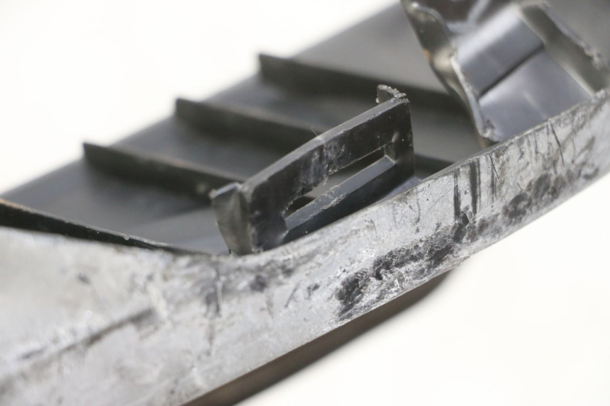 photo de ACHTERSTE RECHTER VOETSTEUN KYMCO GRAND DINK 125 (2008 - 2014) - Zoom op gebruiksstaat