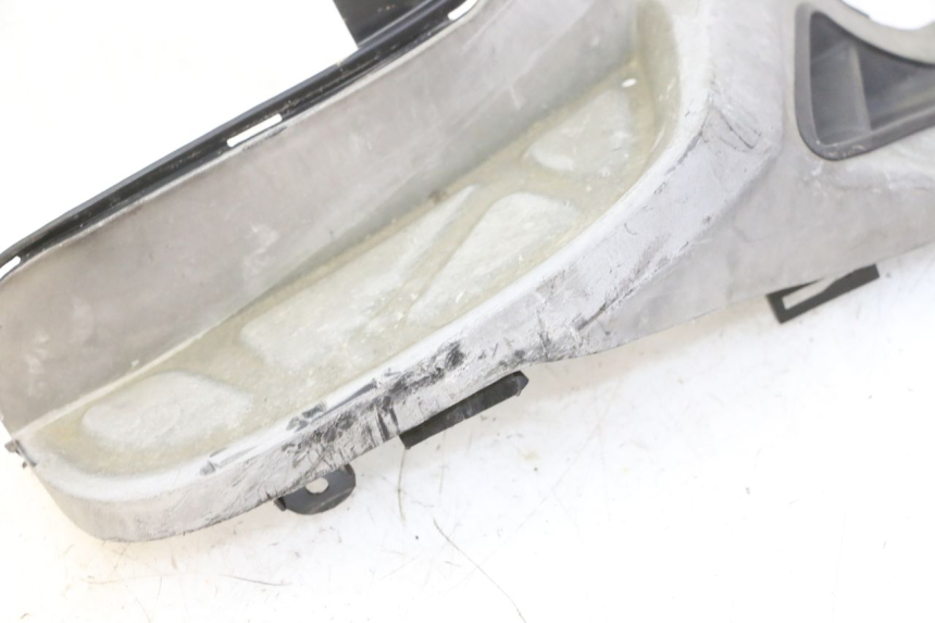 photo de ACHTERSTE RECHTER VOETSTEUN KYMCO GRAND DINK 125 (2008 - 2014) - Markeringen en referenties