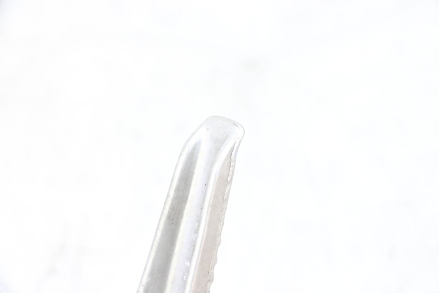 photo de ACHTERSTE RECHTER VOETSTEUN SUZUKI GSXR GSX-R 1000 (2003 - 2004) - Detail van het onderdeel