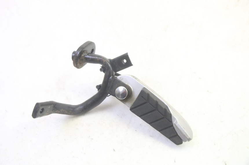 photo de ACHTERRECHTE VOETSTEUN SYM GTS EVO 125 (2009 - 2013) - Hoofdaanzicht