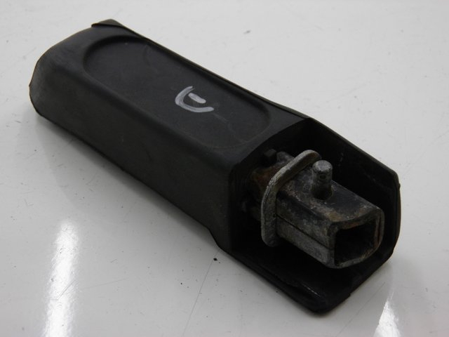 photo de ACHTERSTE RECHTER VOETSTEUN HONDA FES S-WING SWING 125 (2007 - 2015) - Technische close-up