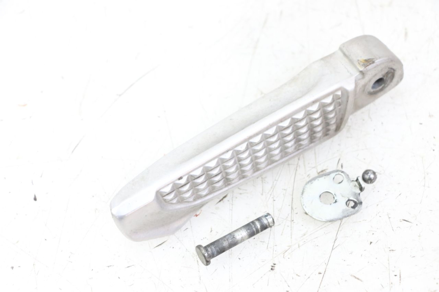 photo de ACHTERSTE RECHTER VOETSTEUN HONDA FORZA 125 (2021 - 2025) - Zoom op gebruiksstaat