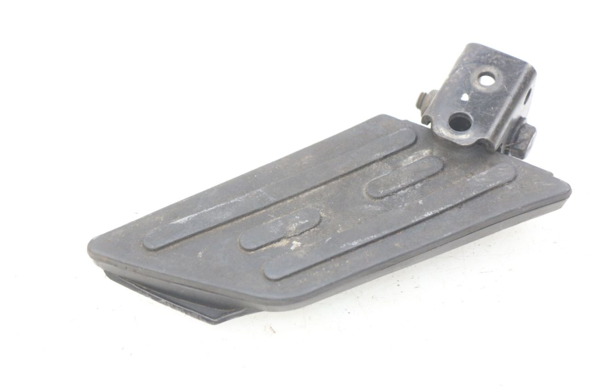 photo de ACHTERSTE RECHTER VOETSTEUN PEUGEOT KISBEE 2T 50 (2010 - 2017) - Zoom op gebruiksstaat