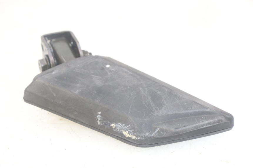 photo de ACHTERSTE RECHTER VOETSTEUN PEUGEOT KISBEE 2T 50 (2010 - 2017) - Detail van het onderdeel