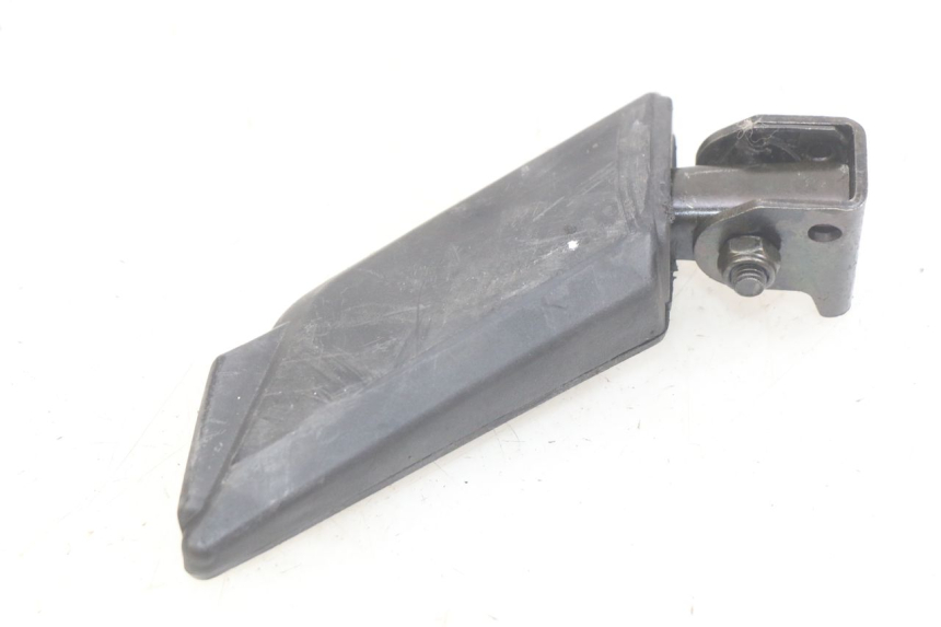 photo de ACHTERSTE RECHTER VOETSTEUN PEUGEOT KISBEE 2T 50 (2010 - 2017) - Zoom op gebruiksstaat