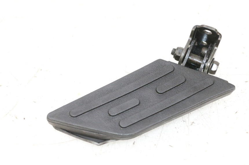 photo de ACHTERSTE RECHTER VOETSTEUN PEUGEOT KISBEE 2T 50 (2010 - 2017) - Hoofdaanzicht