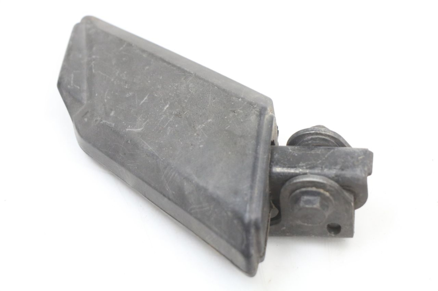 photo de ACHTERSTE RECHTER VOETSTEUN PEUGEOT KISBEE 4T 50 (2018 - 2022) - Detail van het onderdeel