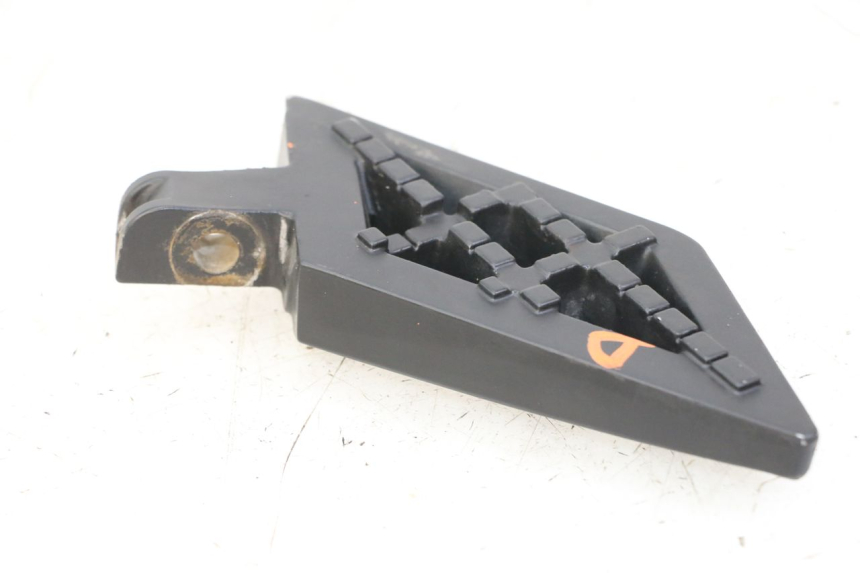 photo de ACHTERSTE RECHTER VOETSTEUN PEUGEOT KISBEE 4T 50 (2018 - 2022) - Technische close-up