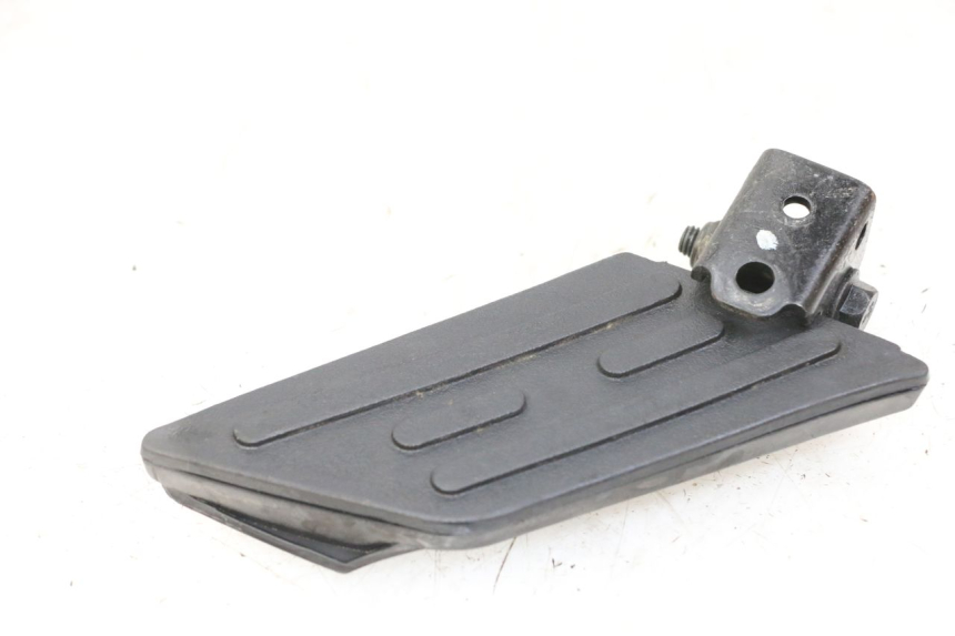 photo de ACHTERSTE RECHTER VOETSTEUN PEUGEOT KISBEE 4T 50 (2010 - 2017) - Andere kijkhoek