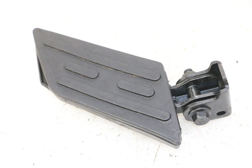 photo de ACHTERSTE RECHTER VOETSTEUN PEUGEOT KISBEE 4T 50 (2010 - 2017) - Bevestigingspunten