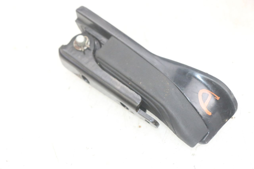 photo de ACHTERRECHTE VOETSTEUN PIAGGIO MP3 HPE 300 (2019 - 2026) - Hoofdaanzicht