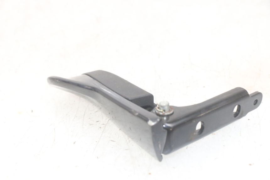 photo de ACHTERRECHTE VOETSTEUN PIAGGIO MP3 HPE 300 (2019 - 2026) - Technische close-up