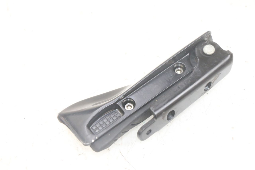 photo de ACHTERRECHTE VOETSTEUN PIAGGIO MP3 HPE 300 (2019 - 2026) - Bevestigingspunten