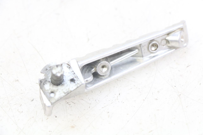 photo de ACHTERSTE RECHTER VOETSTEUN YAMAHA MT ABS 125 (2014 - 2018) - Zoom op gebruiksstaat