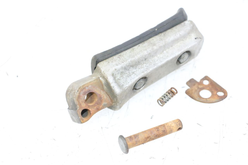 photo de ACHTERSTE RECHTER VOETSTEUN HONDA NSR R 125 (1994 - 2003) - Technische close-up