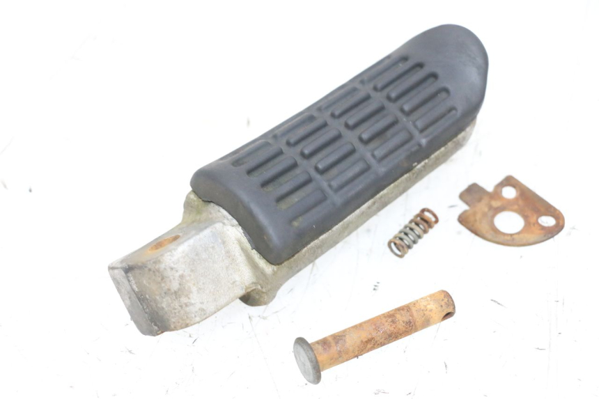 photo de ACHTERSTE RECHTER VOETSTEUN HONDA NSR R 125 (1994 - 2003) - Overzicht