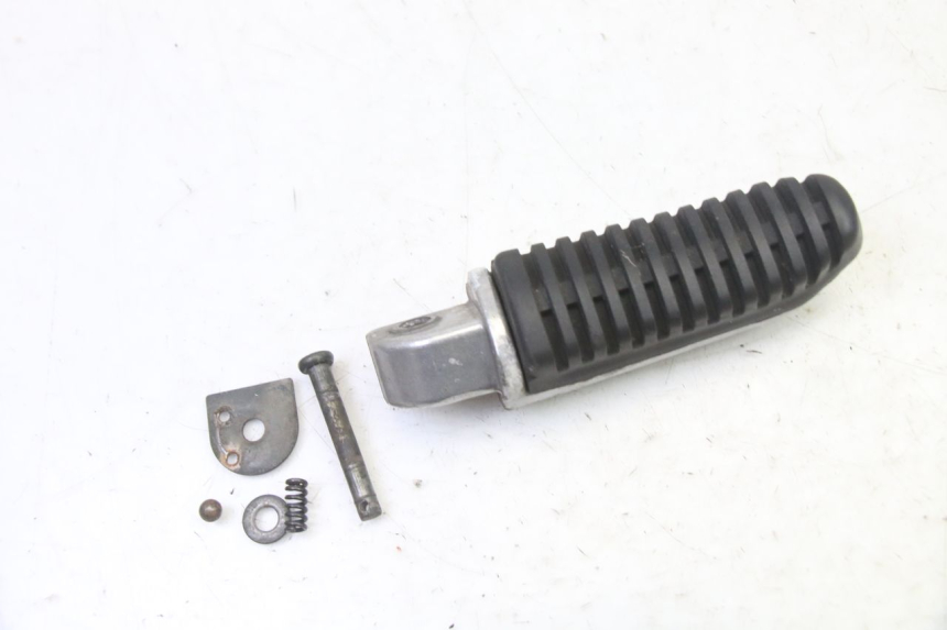 photo de ACHTERSTE RECHTER VOETSTEUN MAG POWER R-STREET 50 (2016 - 2025) - Detail van het onderdeel