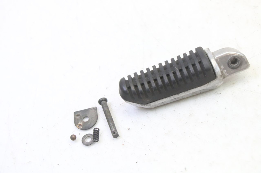 photo de ACHTERSTE RECHTER VOETSTEUN MAG POWER R-STREET 50 (2016 - 2025) - Zoom op gebruiksstaat