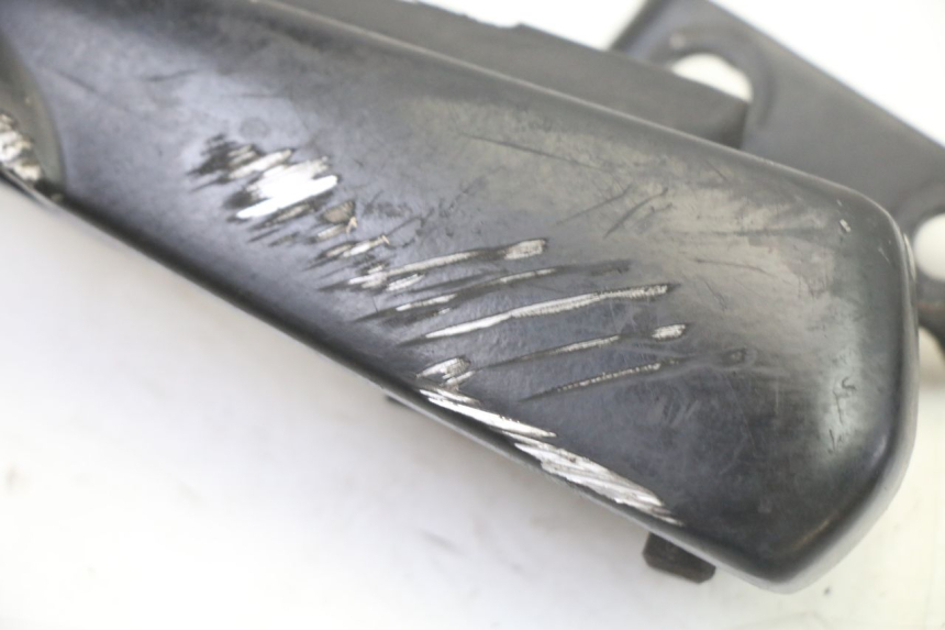 photo de ACHTERSTE RECHTER VOETSTEUN GILERA RUNNER SP 50 (2006 - 2008) - Zoom op gebruiksstaat