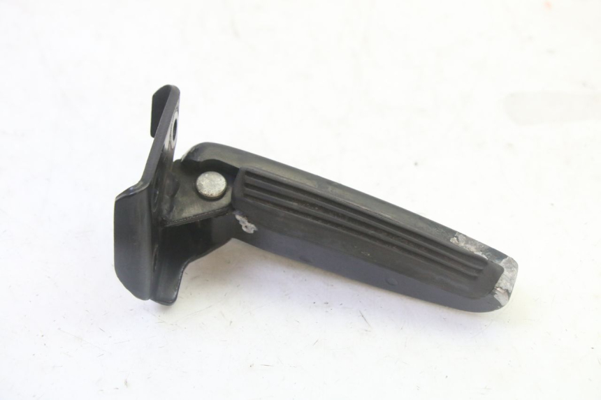 photo de ACHTERSTE RECHTER VOETSTEUN GILERA RUNNER SP 50 (2009 - 2017) - Andere kijkhoek