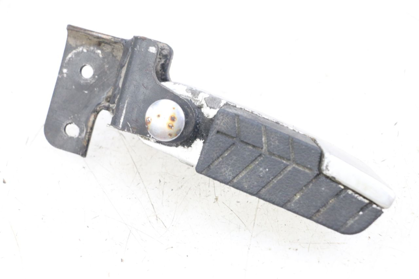 photo de ACHTERSTE RECHTER VOETSTEUN DAELIM S3 125 (2010 - 2017) - Hoofdaanzicht