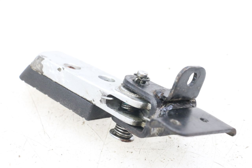 photo de ACHTERSTE RECHTER VOETSTEUN DAELIM S3 125 (2010 - 2017) - Zoom op gebruiksstaat