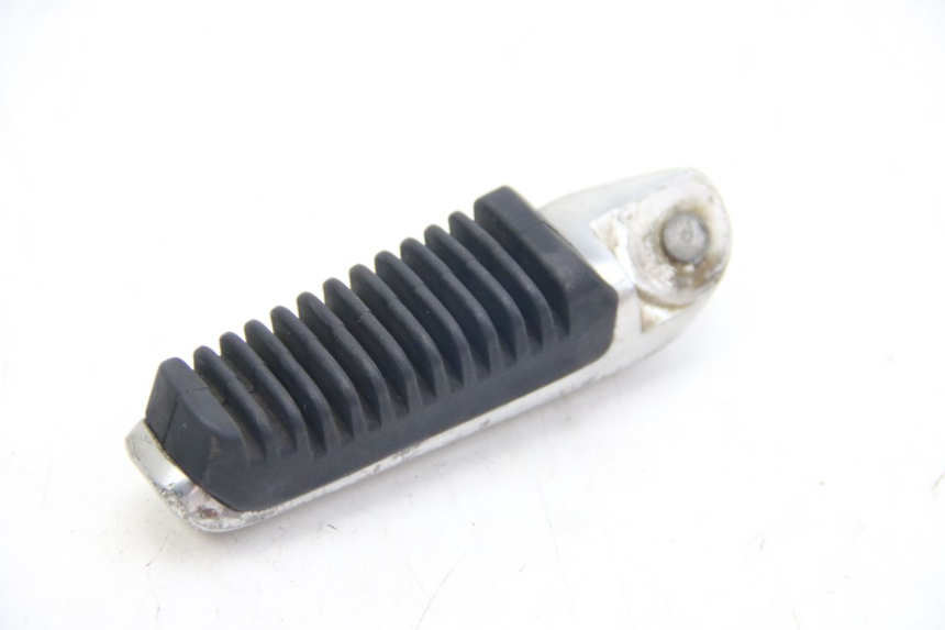 photo de ACHTERSTE RECHTER VOETSTEUN SUZUKI SIXTEEN 125 (2008 - 2010) - Hoofdaanzicht