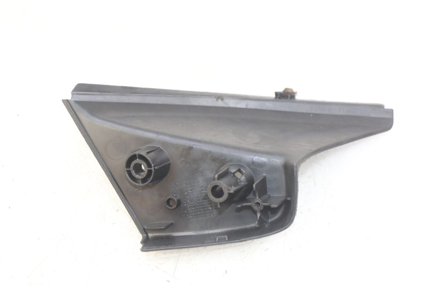 photo de ACHTERRECHTE VOETSTEUN YAMAHA SLIDER NAKED 50 (2004 - 2018) - Detail van het onderdeel