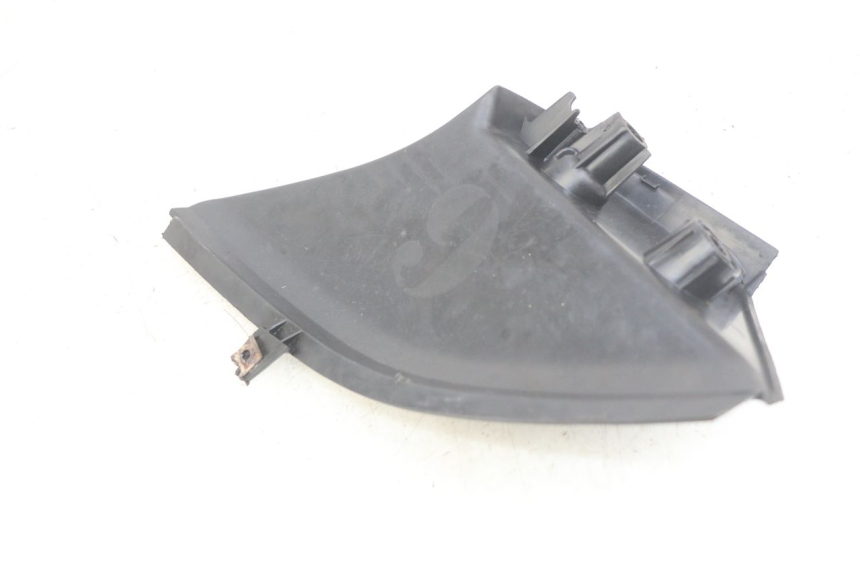 photo de ACHTERRECHTE VOETSTEUN YAMAHA SLIDER NAKED 50 (2004 - 2018) - Zoom op gebruiksstaat