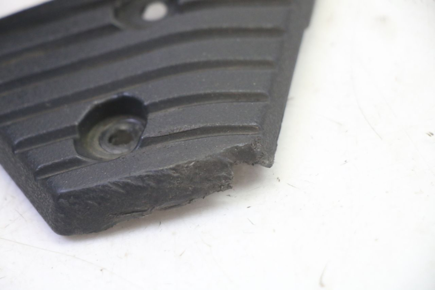 photo de ACHTERSTE RECHTER VOETSTEUN APRILIA SR R 2T LC 50 (2018 - 2021) - Detail van het onderdeel