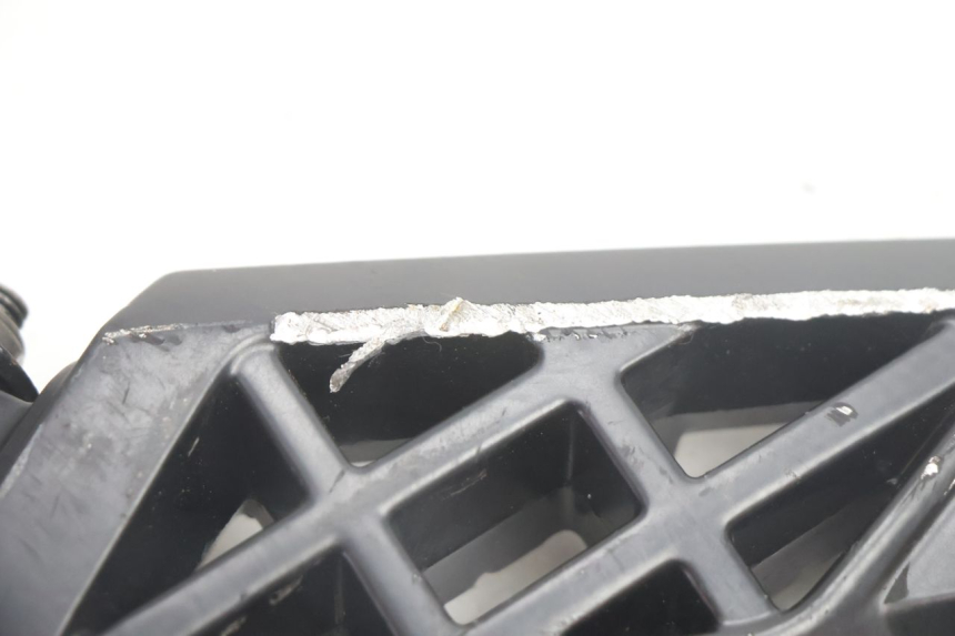photo de RECHTER ACHTERVOETSTEUN PEUGEOT STREETZONE NAKED 2T 50 (2014 - 2018) - Technische close-up