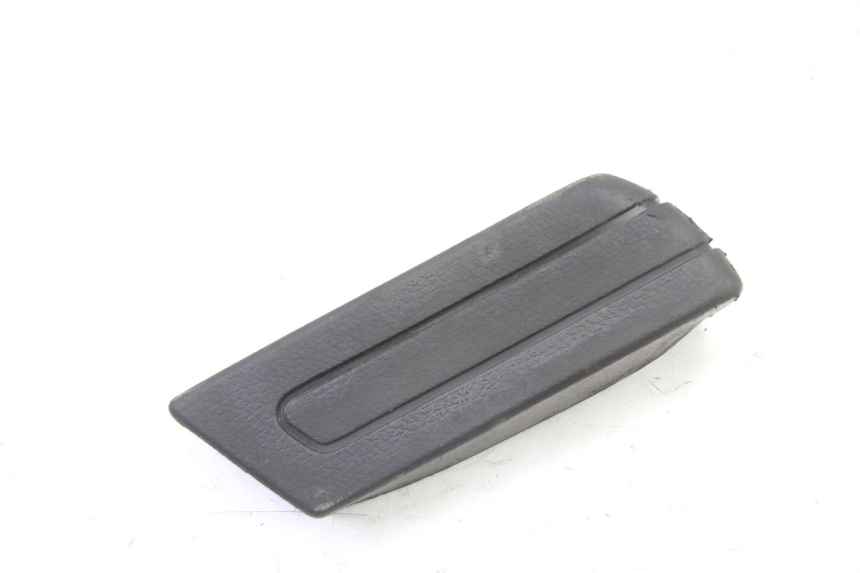 photo de ACHTERSTE RECHTER VOETSTEUN PIAGGIO SUPER LX 125 (2000 - 2003) - Hoofdaanzicht