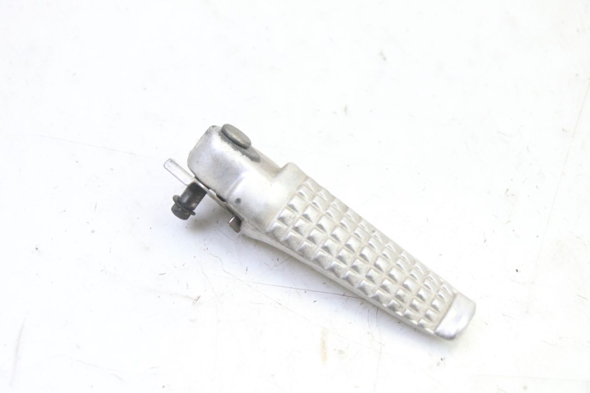 photo de ACHTERSTE RECHTER VOETSTEUN SUZUKI SV S 650 (2003 - 2009) - Hoofdaanzicht