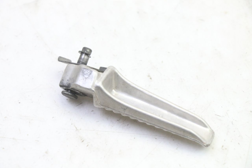 photo de ACHTERSTE RECHTER VOETSTEUN SUZUKI SV S 650 (2003 - 2009) - Zoom op gebruiksstaat