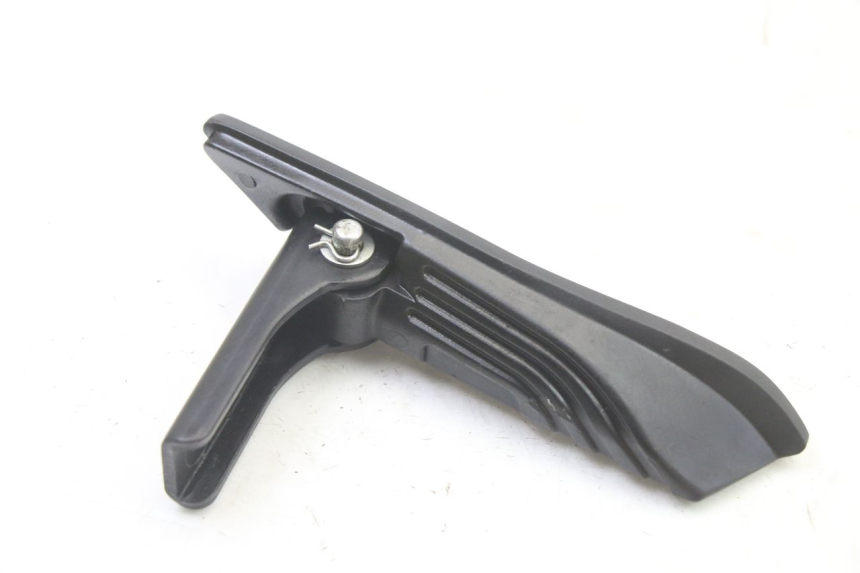 photo de ACHTERSTE RECHTER VOETSTEUN APRILIA SXR 50 (2021 - 2023) - Hoofdaanzicht