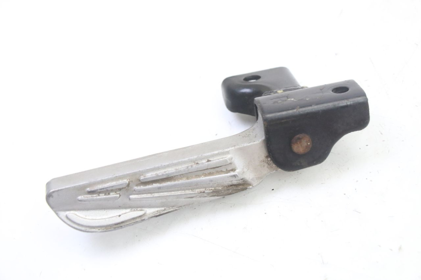 photo de ACHTERSTE RECHTER VOETSTEUN PEUGEOT TWEET 4T 50 (2014 - 2019) - Detail van het onderdeel