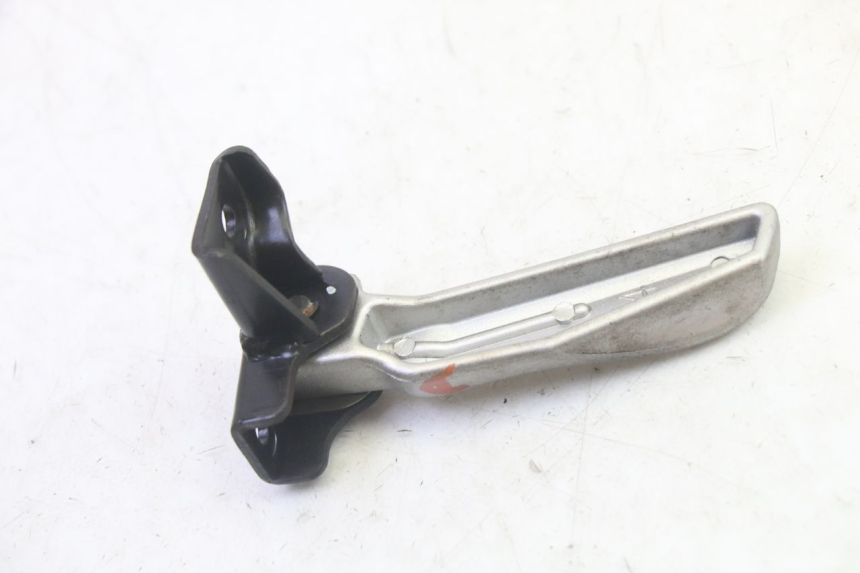 photo de ACHTERSTE RECHTER VOETSTEUN PEUGEOT TWEET PRO EFI 4T 50 (2021 - 2022) - Technische close-up