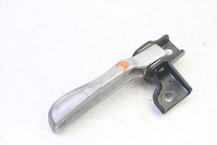 photo de ACHTERSTE RECHTER VOETSTEUN PEUGEOT TWEET PRO EFI 4T 50 (2021 - 2022) - Overzicht