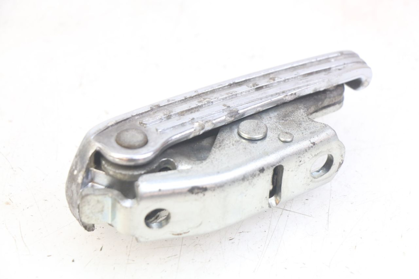 photo de ACHTERSTE RECHTER VOETSTEUN PIAGGIO VESPA GRANTURISMO 125 (2003 - 2007) - Zoom op gebruiksstaat