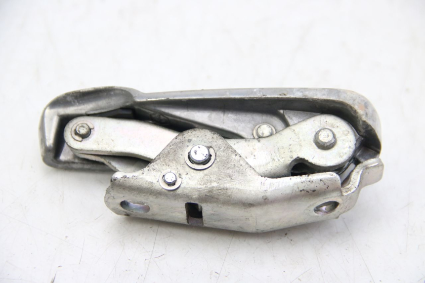 photo de ACHTERSTE RECHTER VOETSTEUN PIAGGIO VESPA GTS SUPER IE 125 (2009 - 2016) - Overzicht