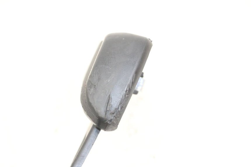 photo de ACHTERSTE RECHTER VOETSTEUN PIAGGIO VESPA PRIMAVERA 4T 50 (2021 - 2024) - Andere kijkhoek