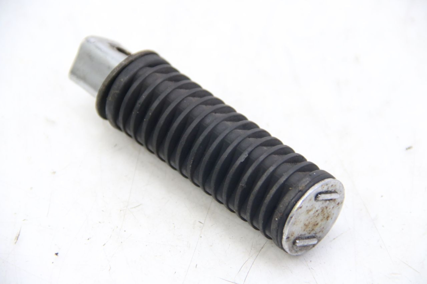 photo de ACHTERSTE RECHTER VOETSTEUN HONDA VT C SHADOW 125 (1999 - 2007) - Hoofdaanzicht