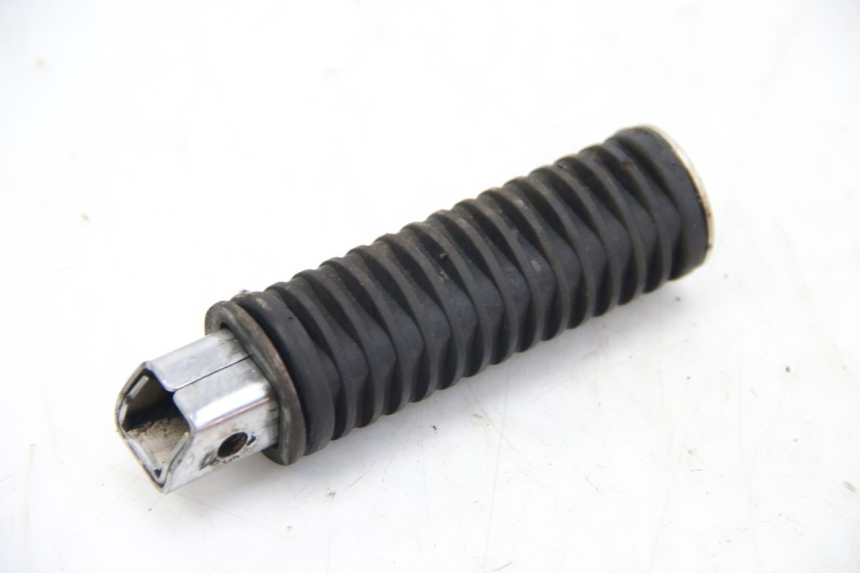 photo de ACHTERSTE RECHTER VOETSTEUN HONDA VT C SHADOW 125 (1999 - 2007) - Zoom op gebruiksstaat