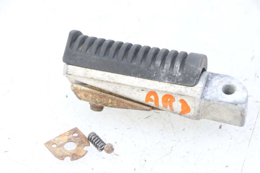 photo de ACHTERSTE RECHTER VOETSTEUN YAMAHA XJ6 ABS 600 (2008 - 2016) - Hoofdaanzicht