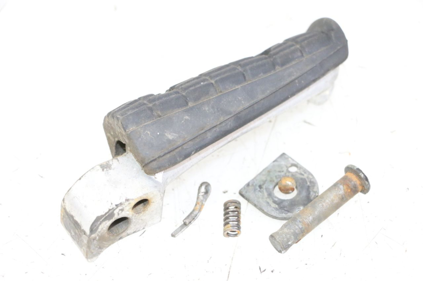 photo de ACHTERSTE RECHTER VOETSTEUN YAMAHA XJN DIVERSION 600 (2000 - 2003) - Technische close-up