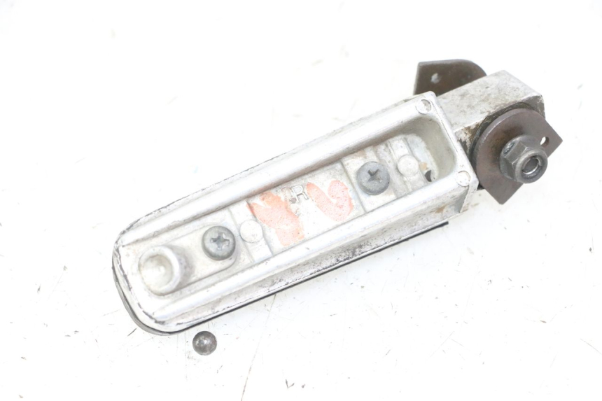 photo de ACHTERSTE RECHTER VOETSTEUN YAMAHA FZS FAZER 600 (2001 - 2003) - Overzicht