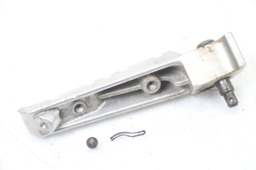 photo de ACHTERSTE RECHTER VOETSTEUN YAMAHA X-MAX XMAX ABS 250 (2010 - 2014) - Andere kijkhoek