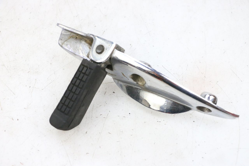 photo de ACHTERRECHTE VOETSTEUN KYMCO ZING 125 (1997 - 2003) - Zoom op gebruiksstaat