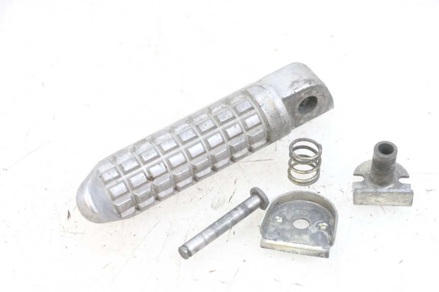 photo de ACHTERSTE RECHTER VOETSTEUN KAWASAKI ZR 7 750 (1999 - 2004) - Hoofdaanzicht